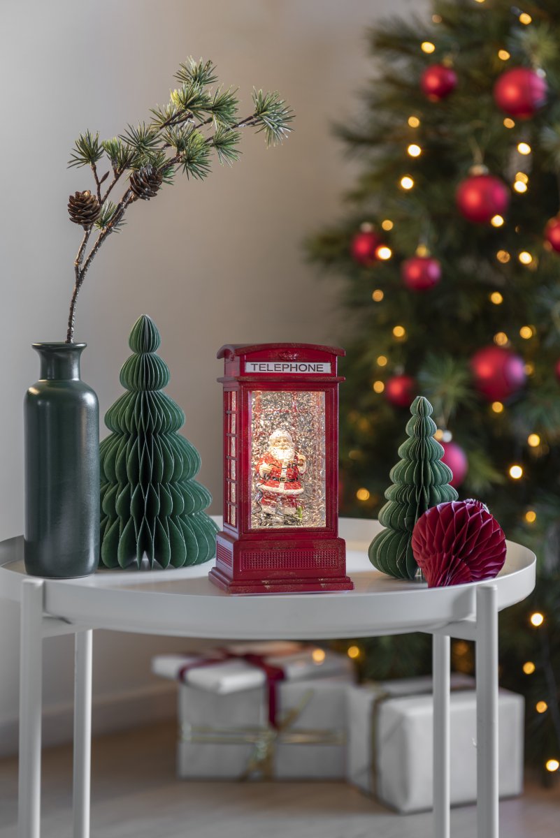 Vandfyldt lanterne Telefonboks RØD Fra Konstsmide - Vandfyldt lanterne Telefonkiosk er en stemningsfuld juledekoration med en charmerende julemand inde i en klassisk r&oslash;d telefonkiosk.