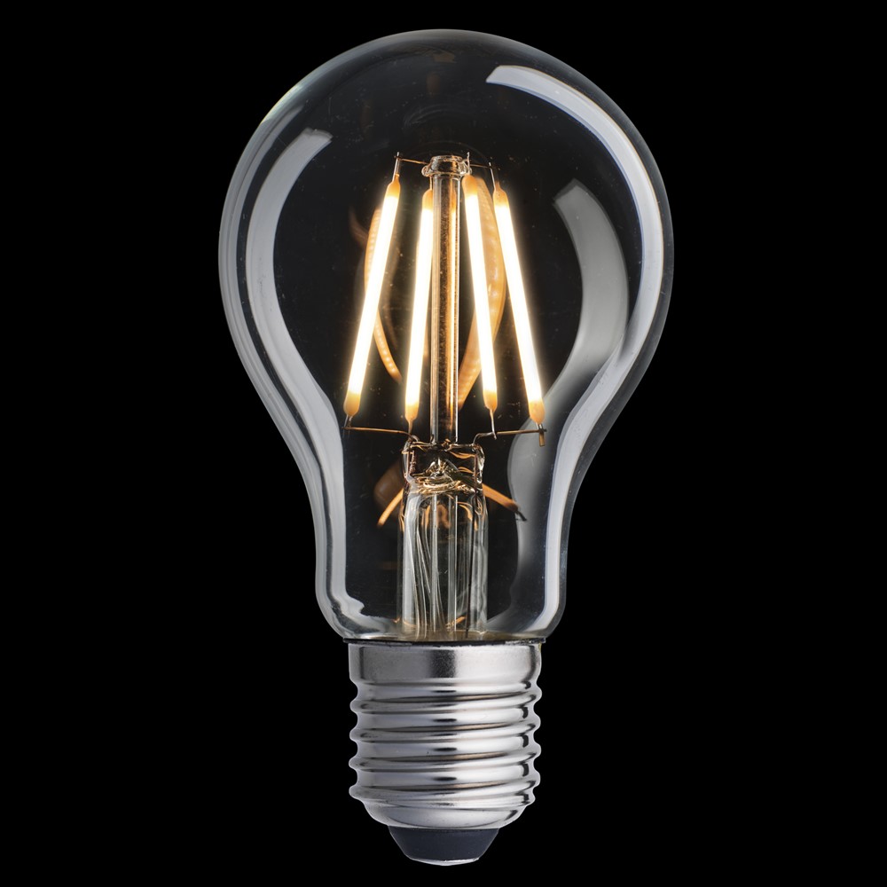 E27 normal sensor 4,5W 2200K Gennemsigtig Fra Unison - Med sit varme, bl&oslash;de lys er denne lyskilde perfekt til dekorative installationer, hvor stil og funktion g&aring;r h&aring;nd i h&aring;nd.