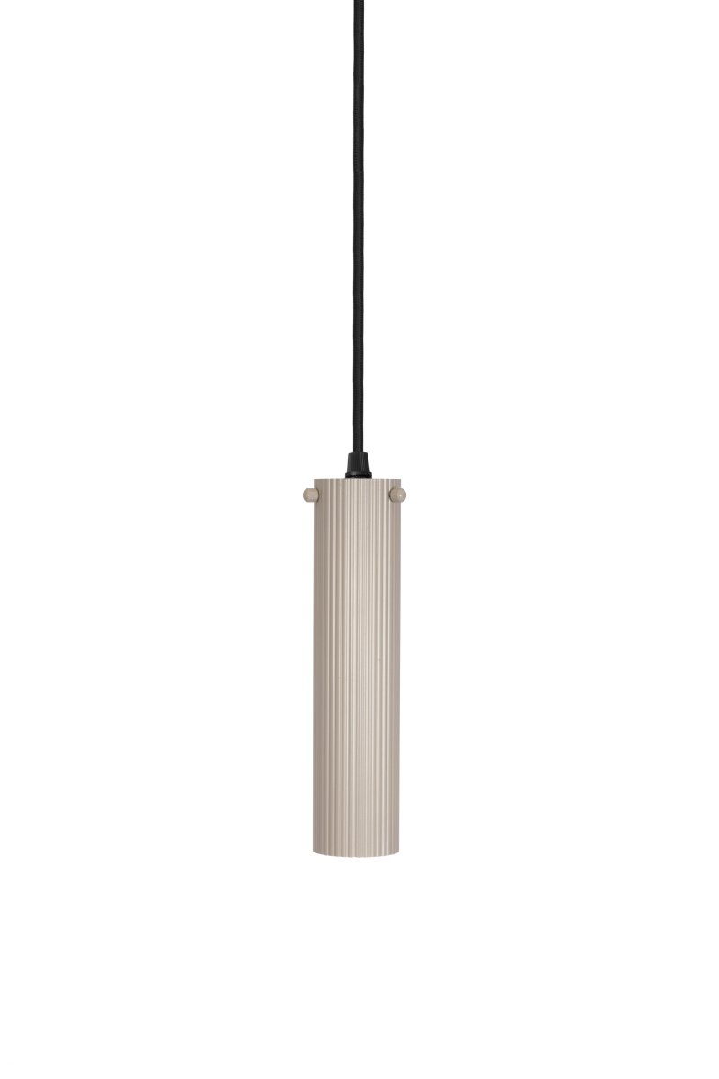 Hubble 22cm Beige vindueslampe Fra Globen Lighting - Lampens udtryk og lysm&oslash;nster kan nemt varieres med forskellige lyskilder: v&aelig;lg en retningsbestemt spot til funktionel arbejdsbelysning, en lille kugle for et moderne pr&aelig;g eller en st&oslash;rre lyskilde for en stemningsfuld atmosf&aelig;re.