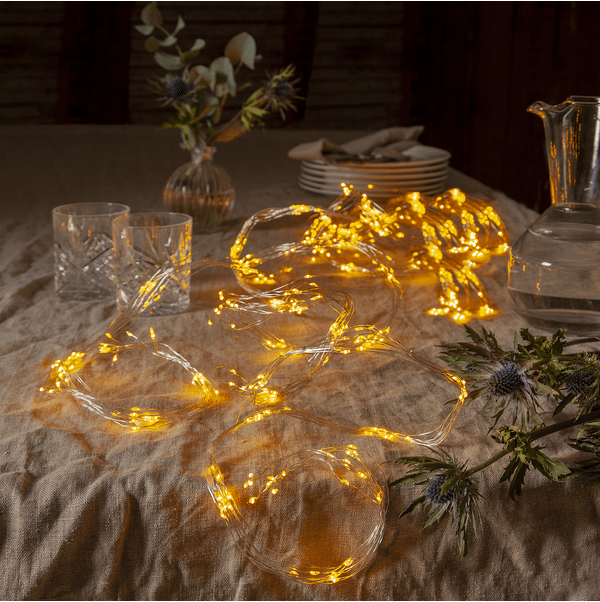 Lyskæde Dew Drop 3m Sølv Fra Star Trading - St&aelig;rk lyssl&oslash;jfe med 720 LED-dugdr&aring;ber fordelt p&aring; tv&aelig;rs; 36 strenge.