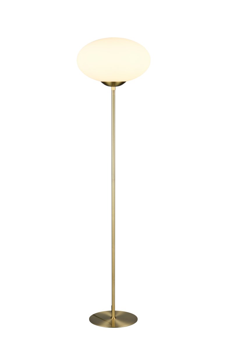 Fomento Mat messing gulvlampe Fra Trio Lighting - Kombinationen af mat messing og hvidt glas skaber en følelse af luksus og sofistikering.