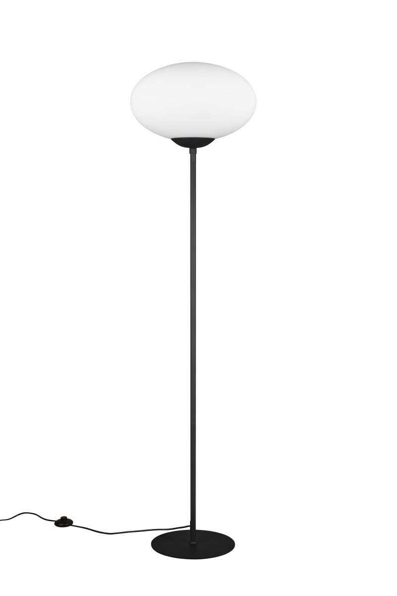 Fomento Sort gulvlampe Fra Trio Lighting - Kombinationen af mat sort og hvidt glas skaber en følelse af luksus og sofistikering.