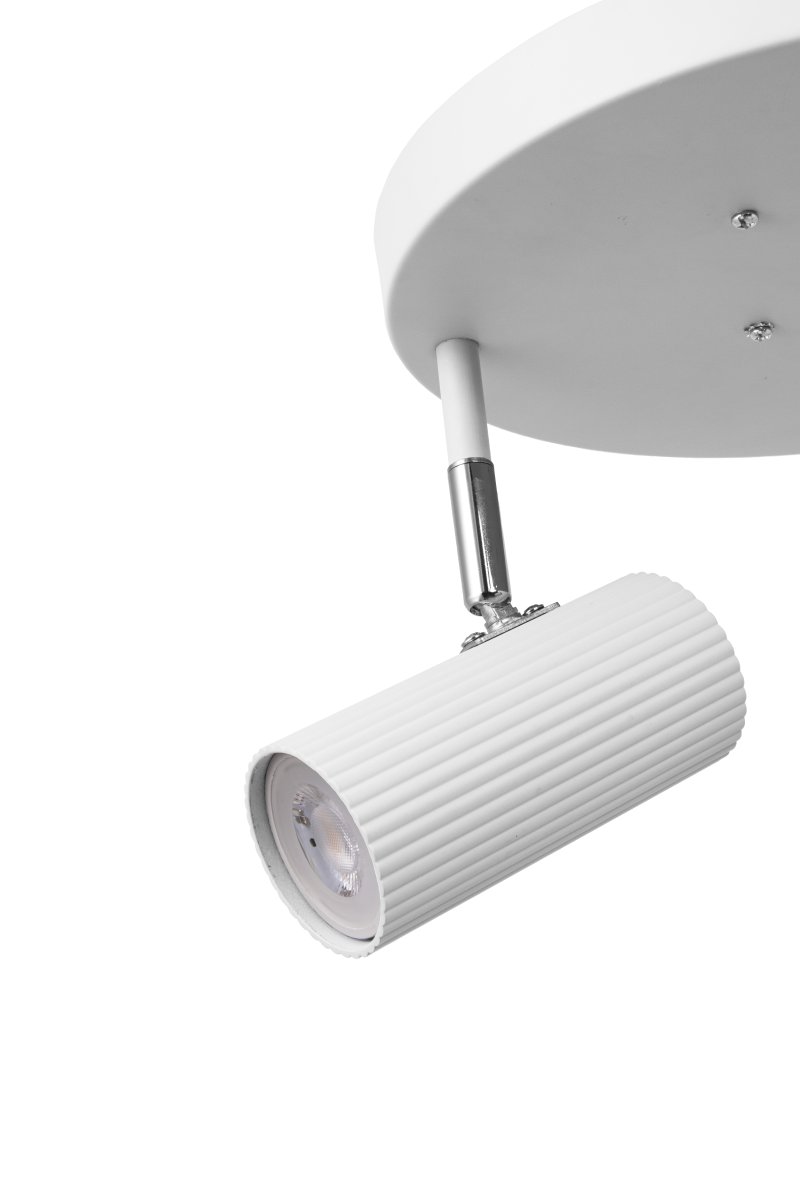 Hubble 3 Hvid spotlight Fra Globen Lighting - Lyset kan styres efter &oslash;nske, da spotlightene kan vinkles i h&oslash;jden og sidel&aelig;ns.