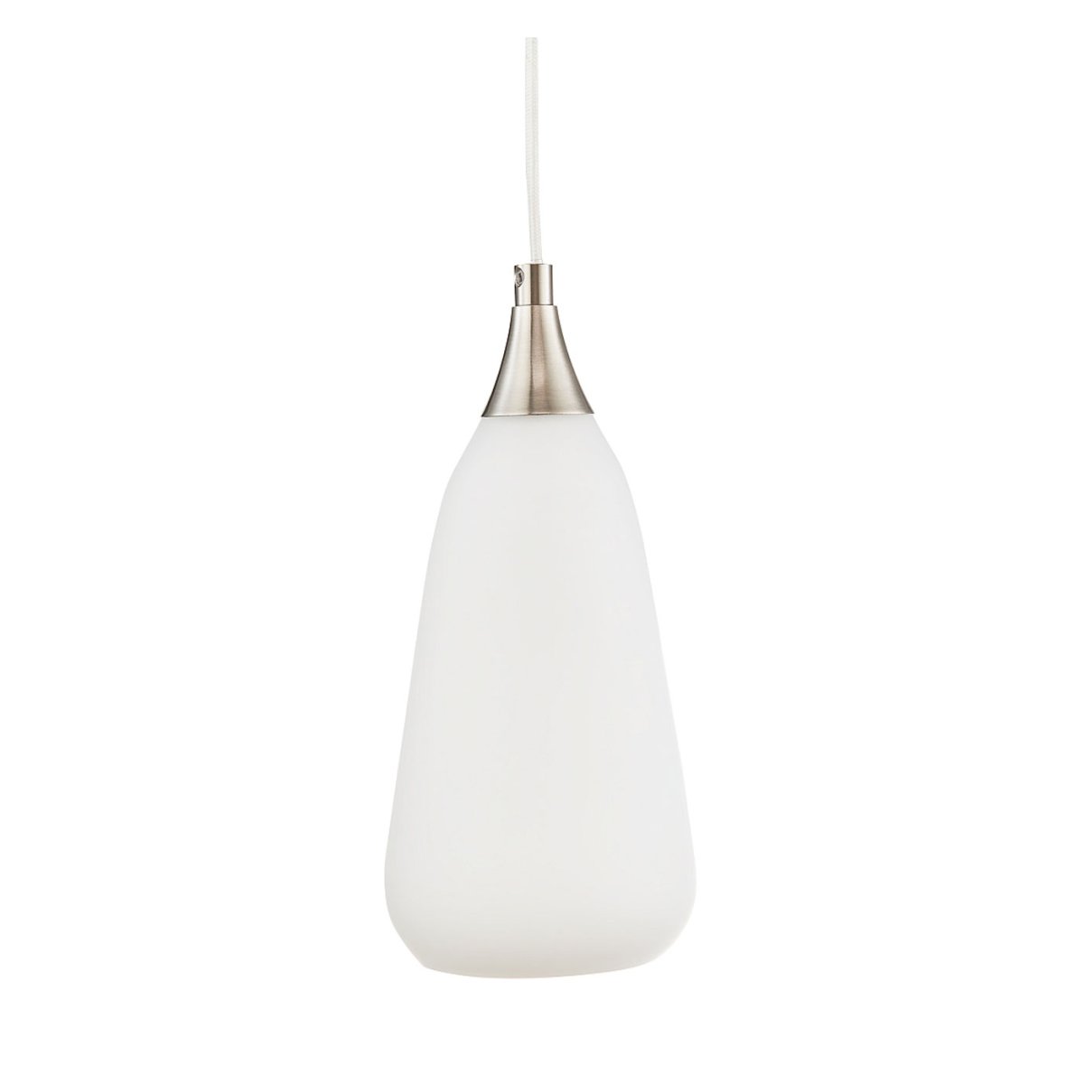 Luna Ø12 Opal vindueslampe Fra Oriva - Med sin dr&aring;beformede sk&aelig;rm i kombination med kromdetaljer skaber lampen en luftig og stilfuld f&oslash;lelse, der passer perfekt ind i ethvert rum.