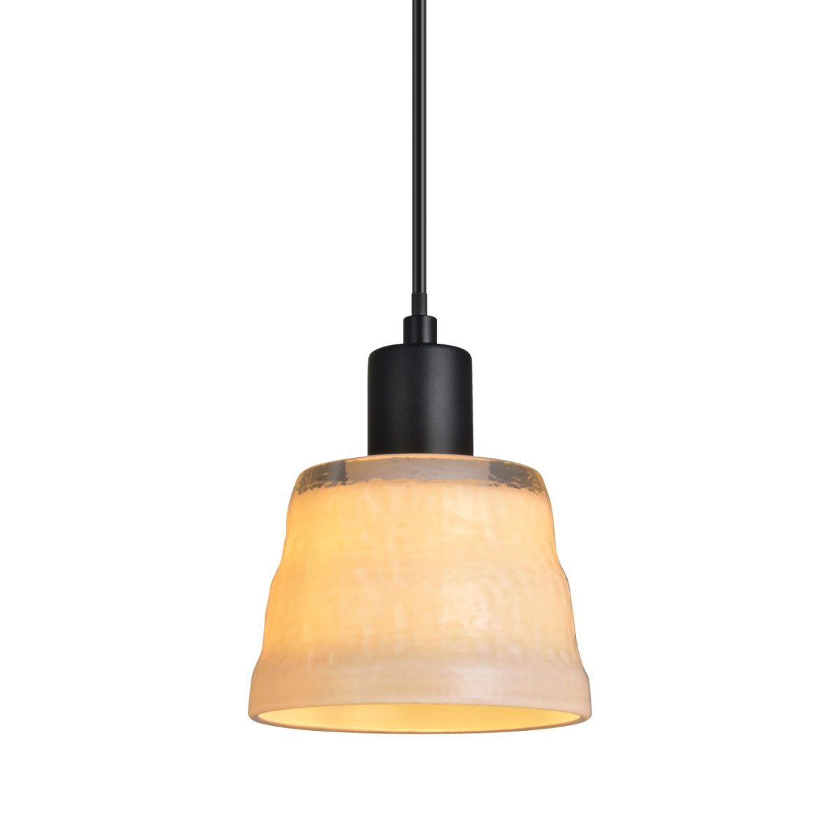 Bonnie Ø13 Hvid vindueslampe Fra Oriva - Denne elegante vindueslampe i hvidt glas skaber en varm og indbydende atmosf&aelig;re i dit hjem.