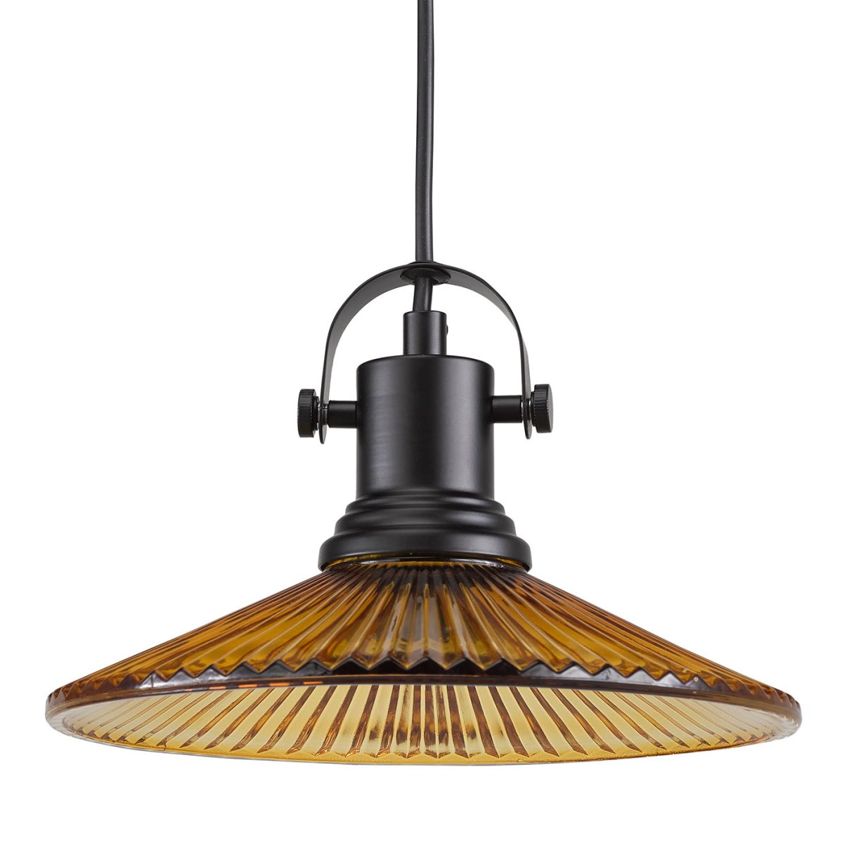 Debbie Ø21 Rav vindueslampe Fra Oriva - Debbie er en klassisk vindueslampe med industrielle designdetaljer.