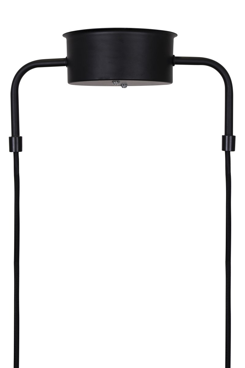 Curve 165cm Sort loftslampe Fra Globen Lighting - Pendlen er lavet af matlakeret metal med fem sk&aelig;rme og leveres med to 200 cm tekstilledninger og en matchende baldakin.