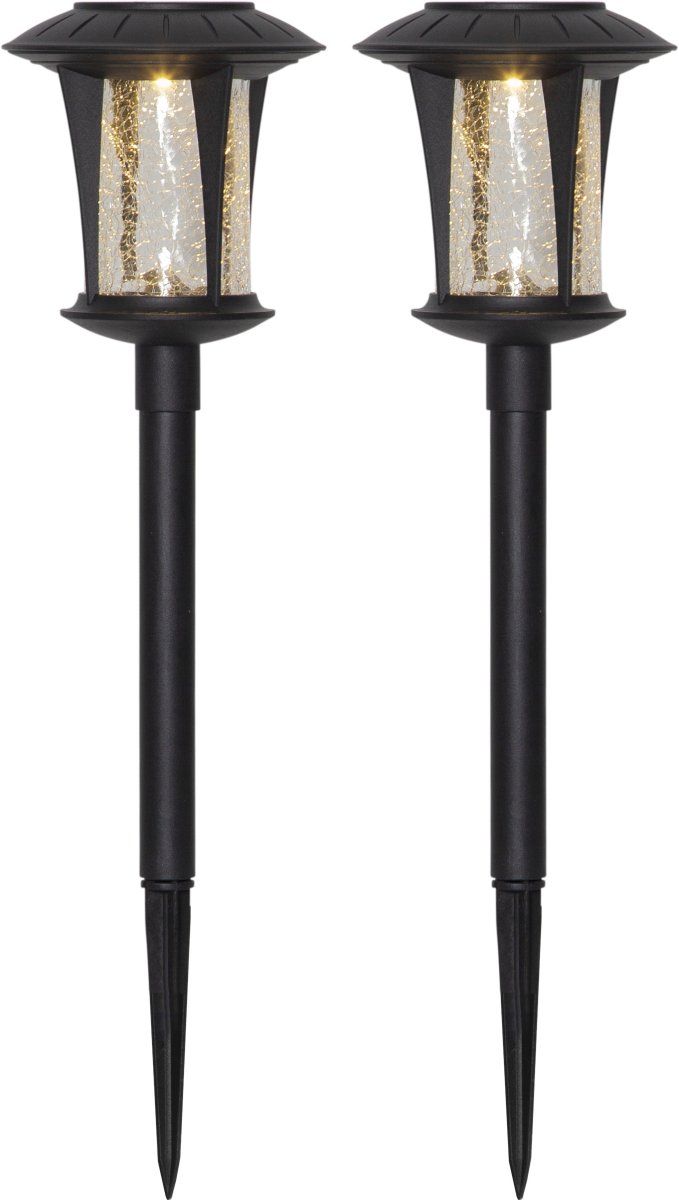 Monaco 2-pk Sort solcellelampe Fra Star Trading - Lamperne oplades af solen i løbet af dagen og tænder automatisk, når mørket falder på, for enkel og energieffektiv udendørsbelysning.