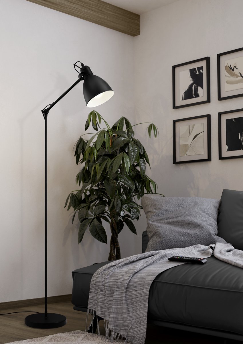 Priddy Sort gulvlampe Fra Eglo - Den hvide inderside af sk&aelig;rmen giver et bl&oslash;dt og behageligt lys, mens lampen bliver en stilfuld detalje i rummet.