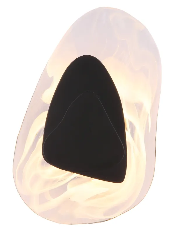 Dorsey 32cm Sort væglampe Fra Globo Lighting - Dorsey v&auml;gglampa f&ouml;rtrollar med sin unika molnformade design och skapar en harmonisk atmosf&auml;r i varje rum.