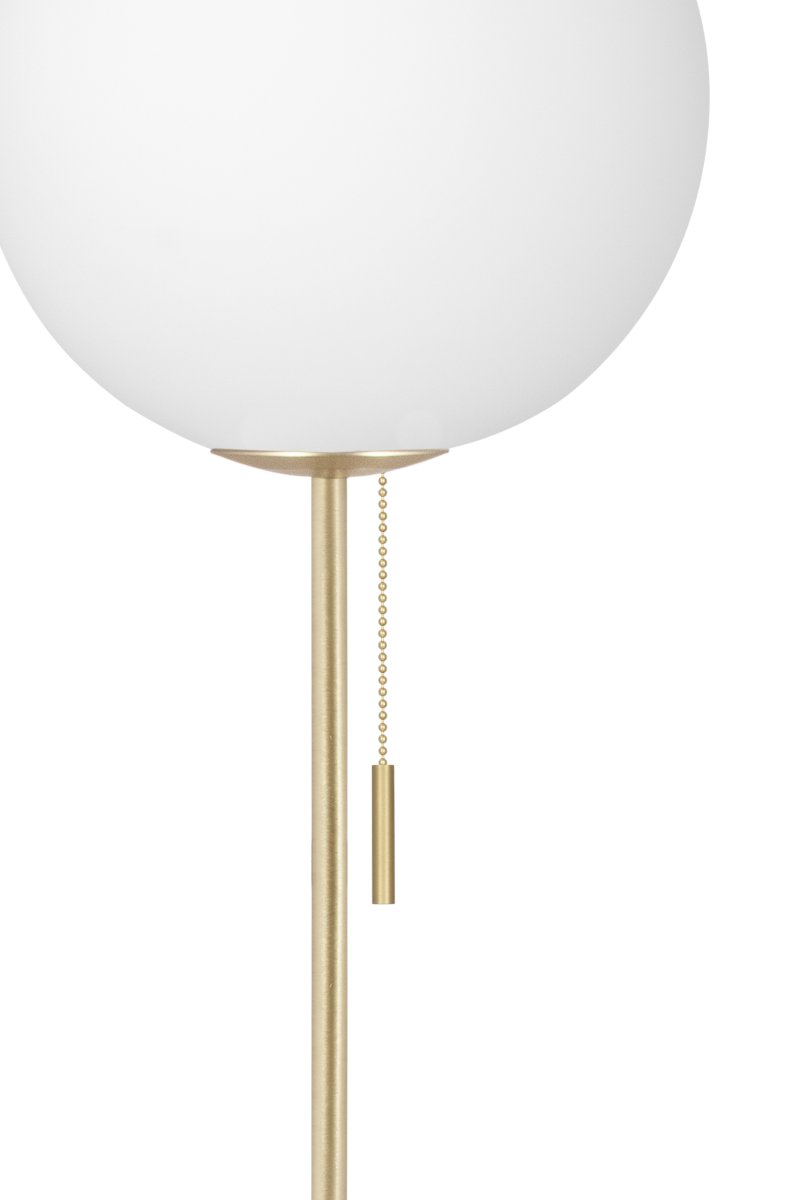 Torrano Hvid marmor gulvlampe Fra Globen Lighting - Der kan være farvevariationer i lampebasen, da den er lavet af sten, som er et naturmateriale, så hver lampe er unik.