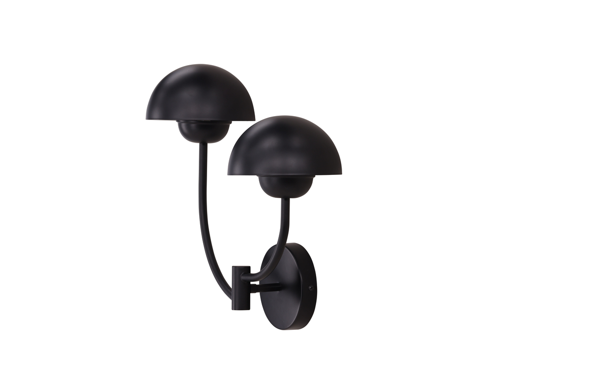 Lyckorna 35cm Sort væglampe Fra Venture Design - Denne lampe er perfekt til dem, der leder efter en dekorativ, men samtidig stilfuld lampe med et bl&oslash;dt design, der passer ind i de fleste rum og indretningsstile.