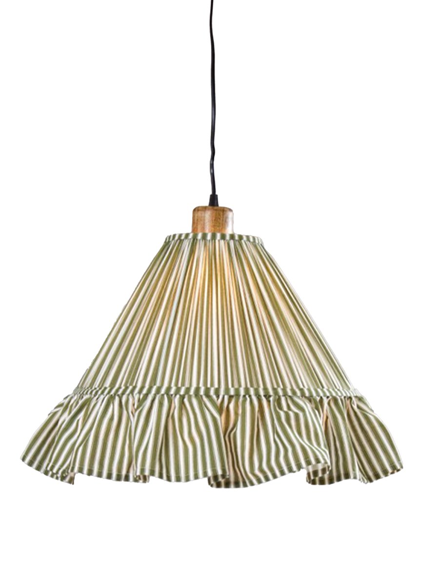 Estrid Ø40 Grøn loftslampe Fra PR Home - Lampeskærmen er beklædt med stribet tekstil og har en let konisk form, der afsluttes med en generøs flæse forneden.