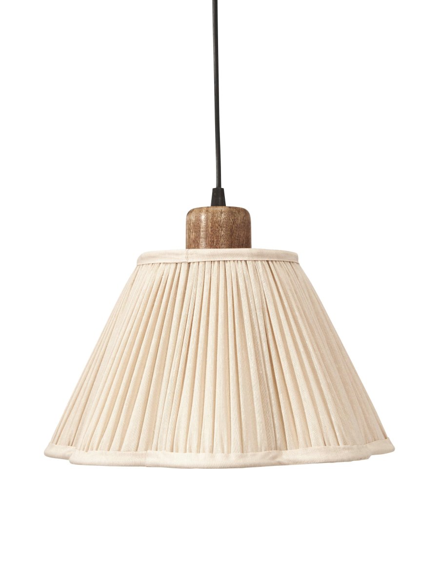 Siv Ø25 Råhvid loftslampe Fra PR Home - Siv er en loftslampe med rynket stof i silkelook og foret med bomuldsstof i samme farve.