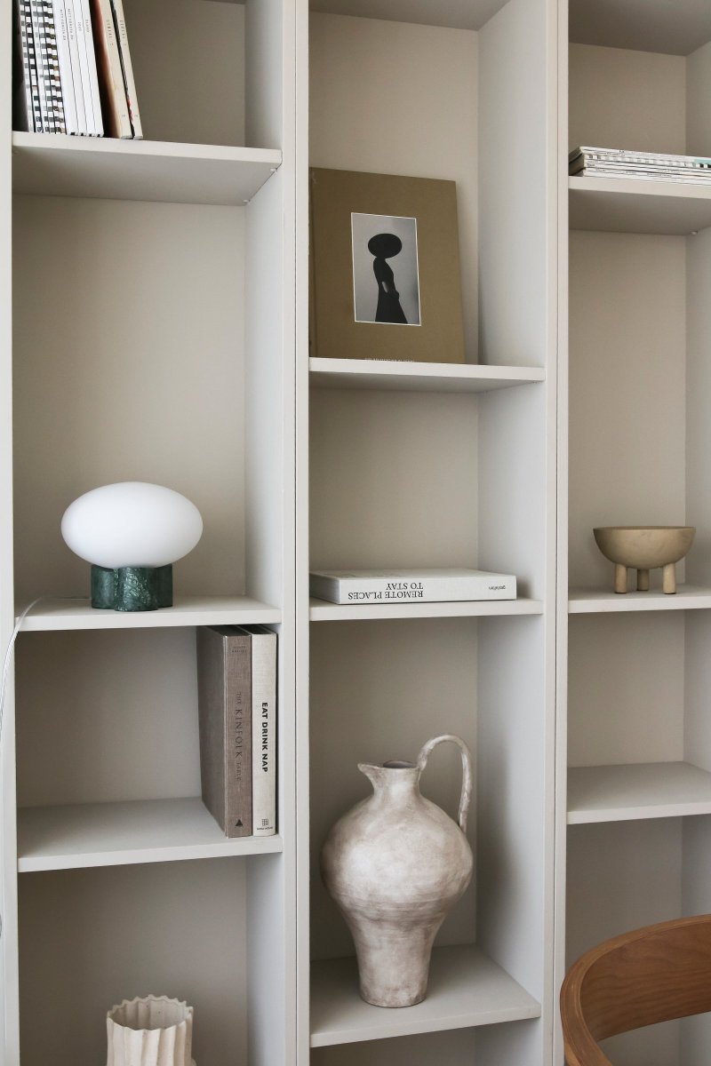 Mammut 18cm Grøn bordlampe Fra Globen Lighting - Mammut er en eksklusiv og legende bordlampe med sine korte ben og store glaskuppel.