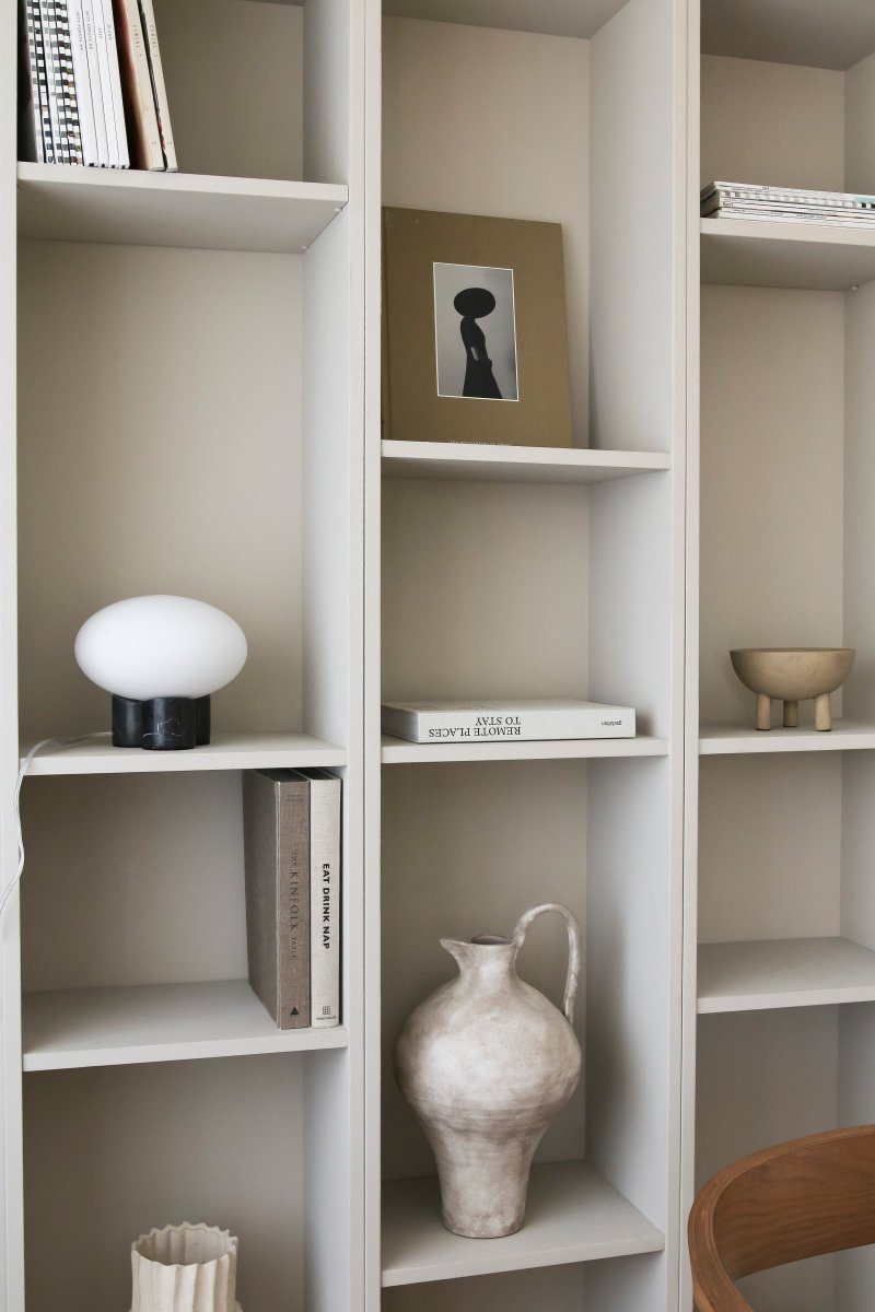 Mammut 18cm Sort bordlampe Fra Globen Lighting - Mammut er en eksklusiv og legende bordlampe med sine korte ben og store glaskuppel.