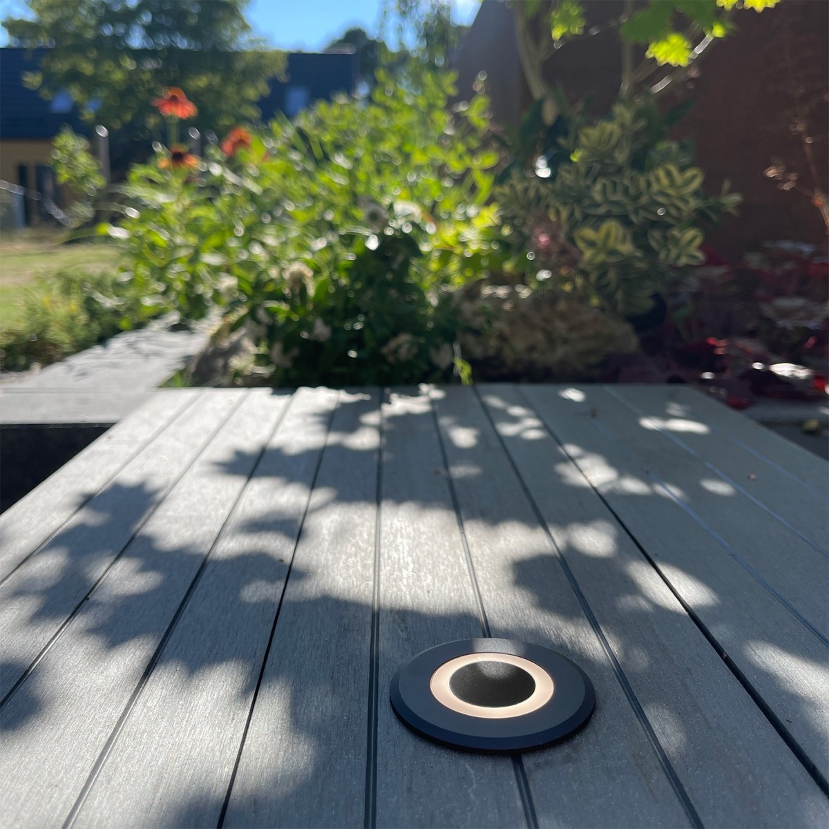 Lynx Mørkegrå Fra Lightson - Lynx kan bruges som markør ved et trin eller enden af en trappe; et niveau&aring; i træverdenen.