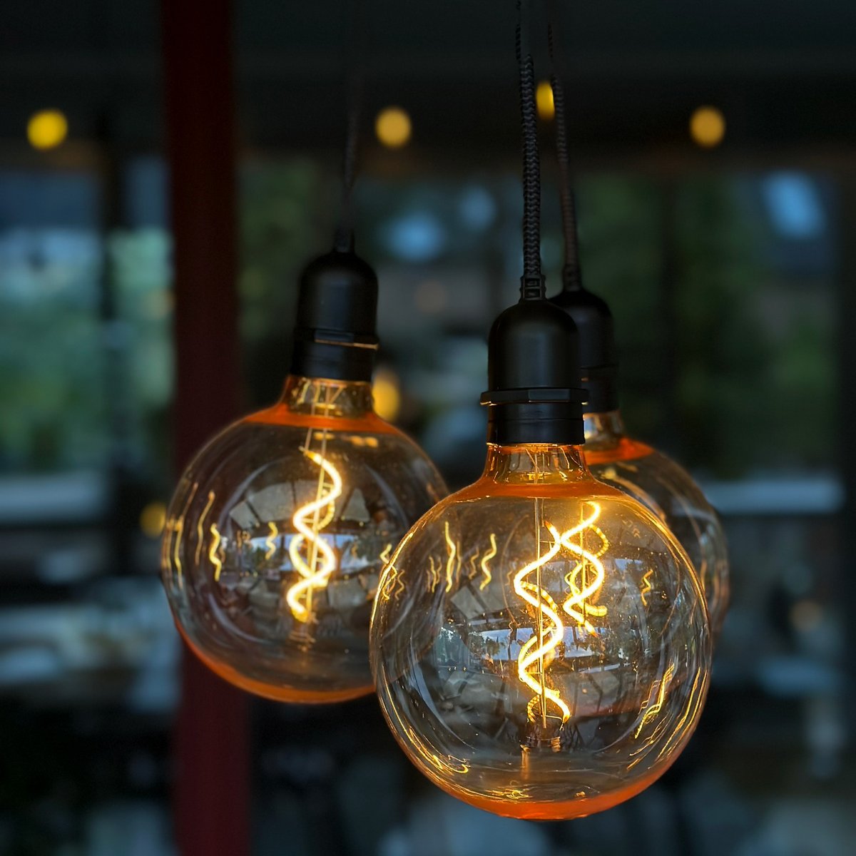 Deco bulb XL Årgang Fra Lightson - Et fleksibelt og prisbilligt 12-volt system til din have, som du nemt selv installerer og senere kan bygge videre på, op til 50 meter, hvis du ønsker det.