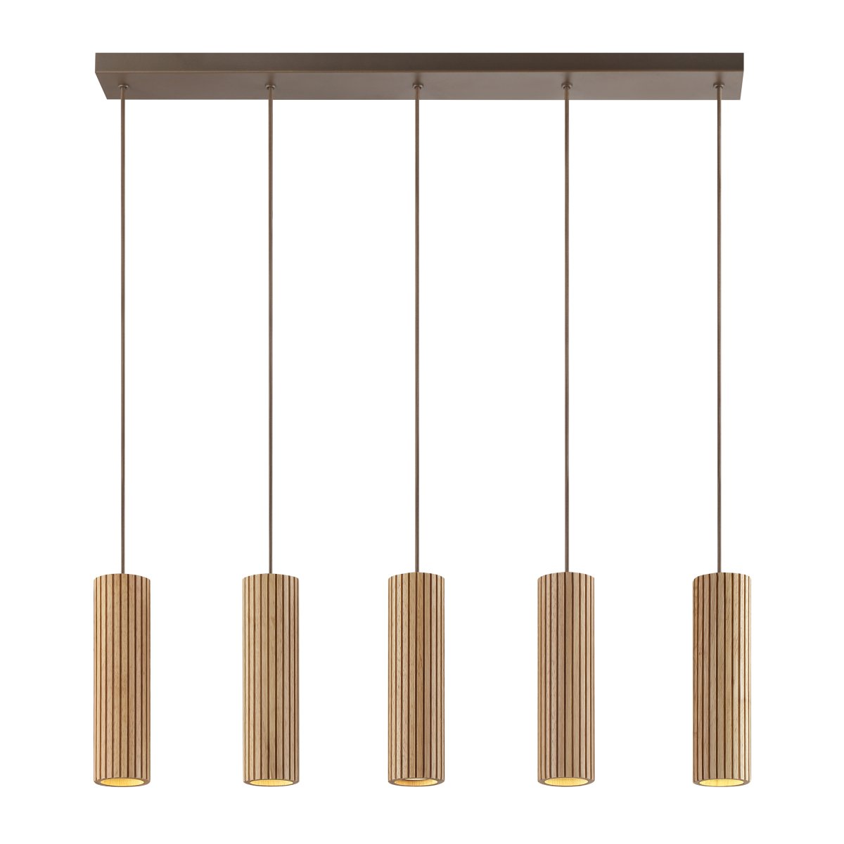 Lakewood 95cm Træ loftslampe Fra Brilliant - De fem pendler er placeret i rækkefølge, og højden kan justeres under installationen for at tilpasse sig rummet og den ønskede placering.