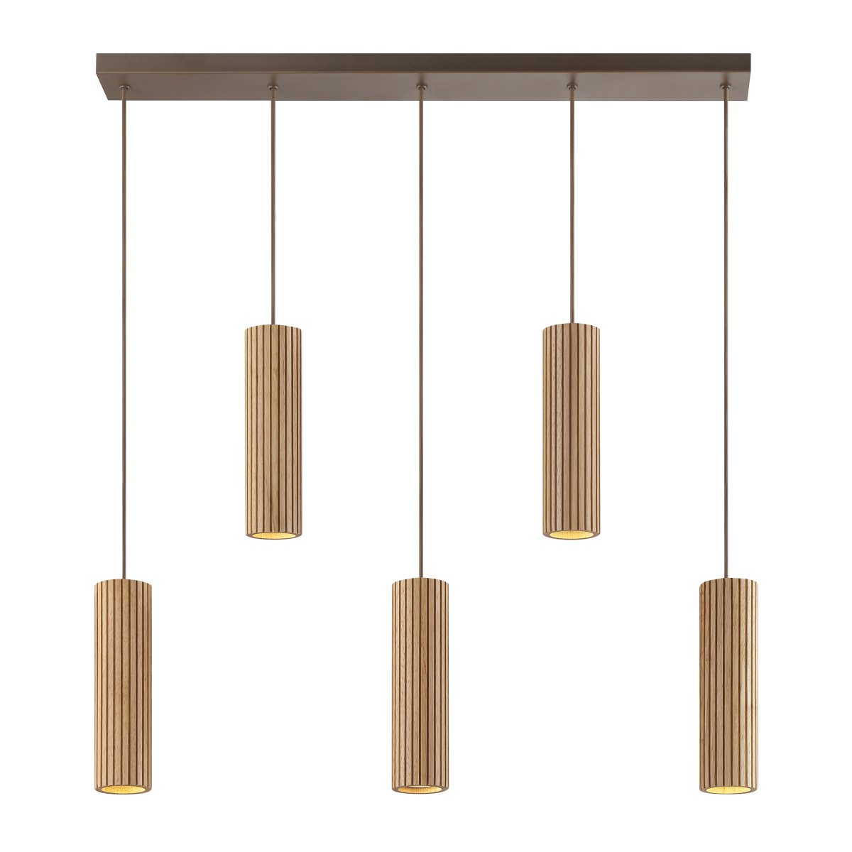 Lakewood 95cm Træ loftslampe Fra Brilliant - De fem pendler er placeret i rækkefølge, og højden kan justeres under installationen for at tilpasse sig rummet og den ønskede placering.