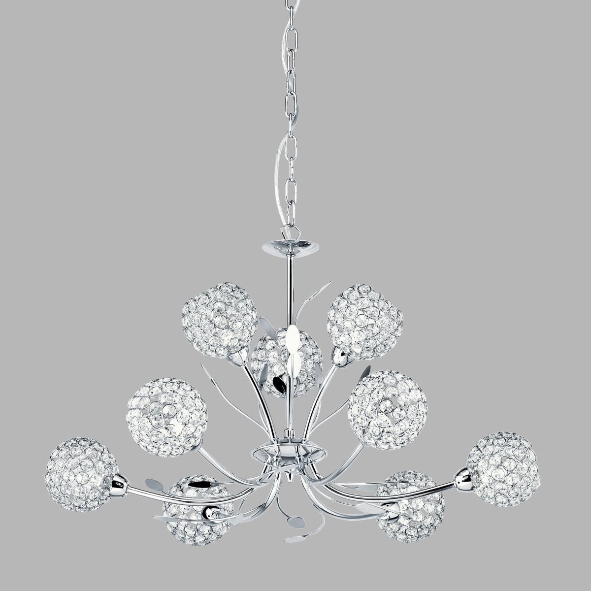 Bellis Ø68 Chrom loftslampe Fra Searchlight - Den smukt designede lampe har bladdekorationer og ni blomsterformede kugler i krom og klart glas, som spreder lyset videre; en elegant m&aring;de.
