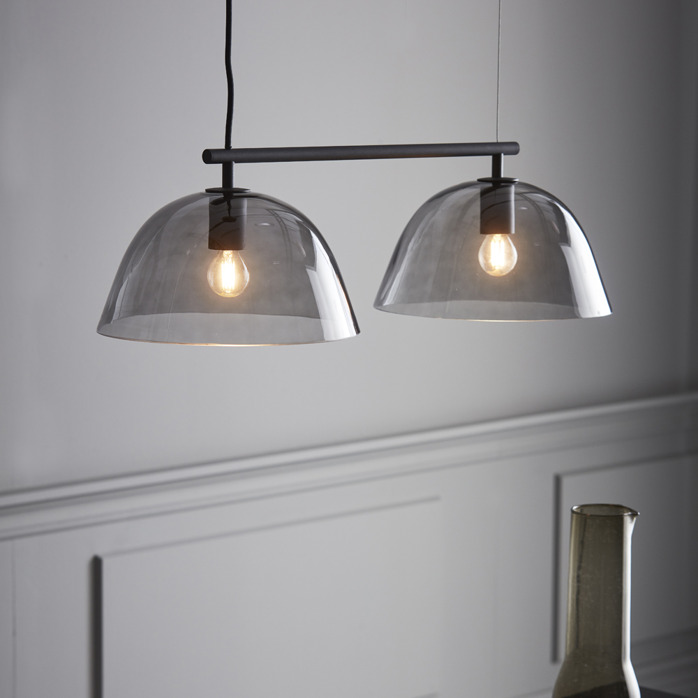 Wendo 70cm Sort loftslampe Fra CO Bankeryd - Wendo loftlampen passer perfekt over rektangulære spiseborde, da lampen giver godt lys samtidig med, at den skaber karakter i rummet.