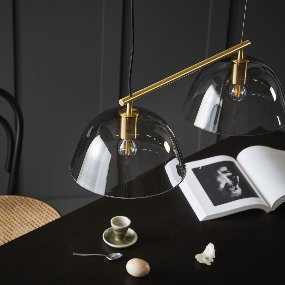 Wendo 70cm Messing loftslampe Fra CO Bankeryd - Wendo loftlampen passer perfekt over rektangulære spiseborde, da lampen giver godt lys samtidig med, at den skaber karakter i rummet.