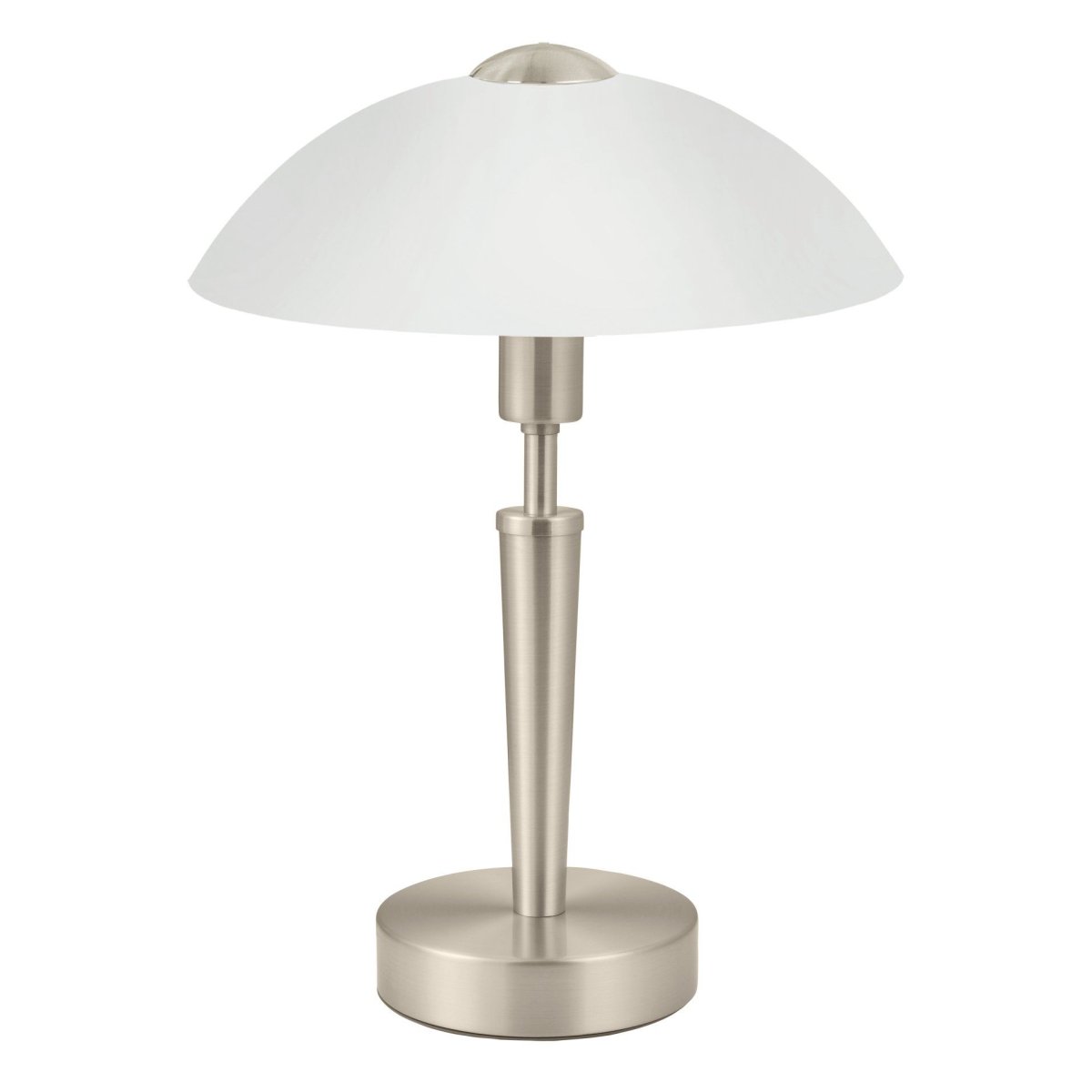 Solo 35cm Nikkel bordlampe Fra Eglo - Lampen er lavet af metal med en elegant mat nikkelfinish og har en satineret glassk&aelig;rm, der giver et bl&oslash;dt og behageligt lys.
