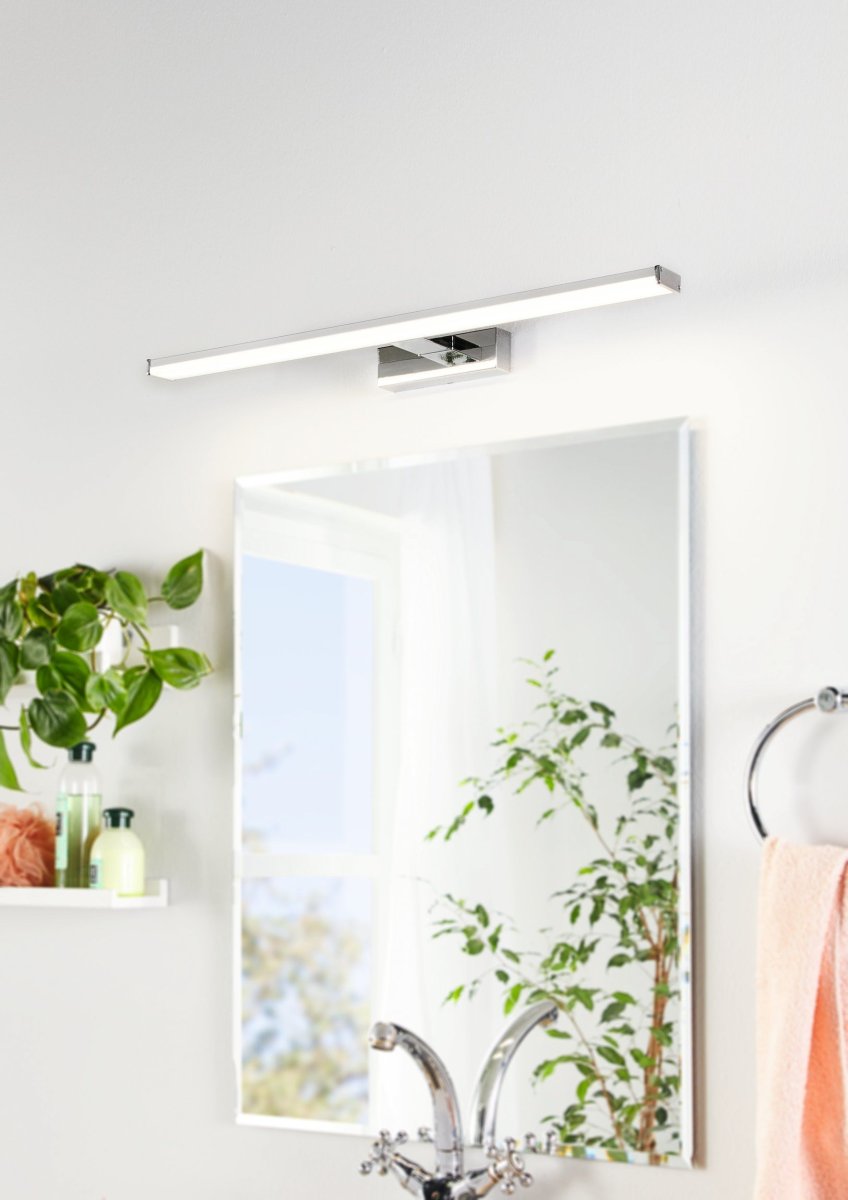 Pandella 60cm Krom badeværelseslampe Fra Eglo - Pandella spejlbelysning er en stilfuld og funktionel lampe, der er tilpasset badev&aelig;relsesmilj&oslash;et.