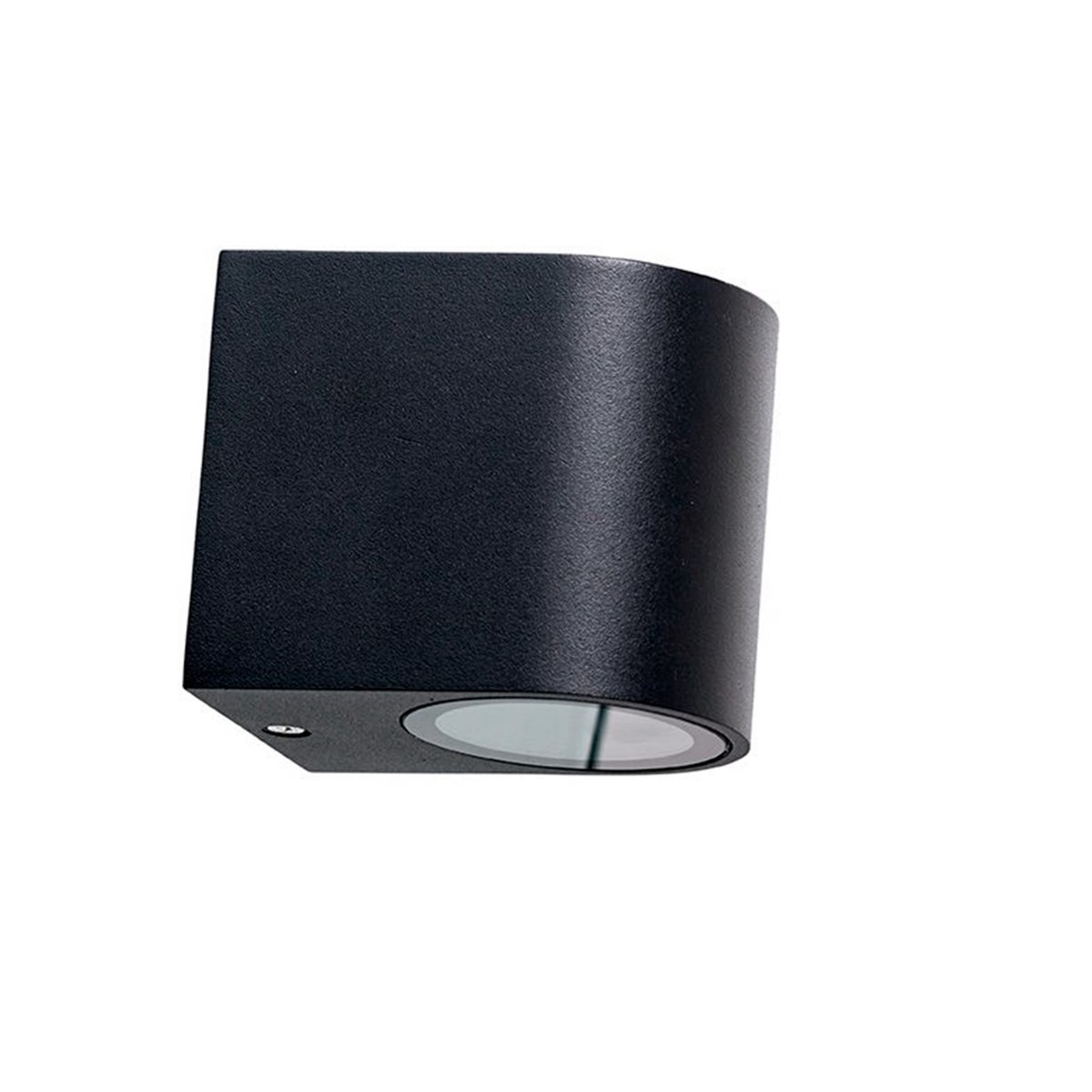 Læsø Sort udendørslampe Fra Dyberg Larsen - Den kommer i en stilfuld matsort farve og er perfekt til at skabe diskret og effektiv belysning udendørs.