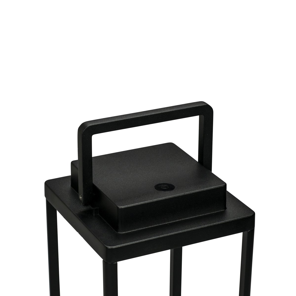 Lucca 34cm Sort bærbar Fra Dyberg Larsen - Lucca er lavet af belagt aluminium og kan stå ude året rundt og skal kun tørres 3-4 gange om året.