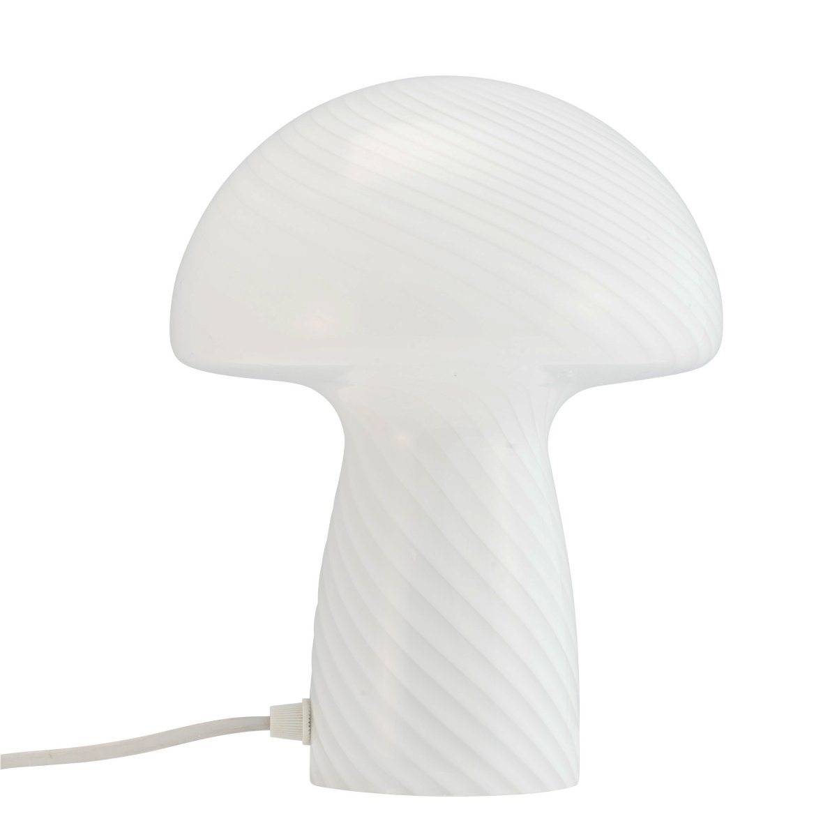 Jenny 23cm Hvid bordlampe Fra Dyberg Larsen - Uanset om den er placeret p&aring; et sidebord, vindueskarm, natbord eller skrivebord, bliver Jenny Mushroom bordlampen et perfekt tilbeh&oslash;r, der fremh&aelig;ver dit hjem med sin charme og elegance.