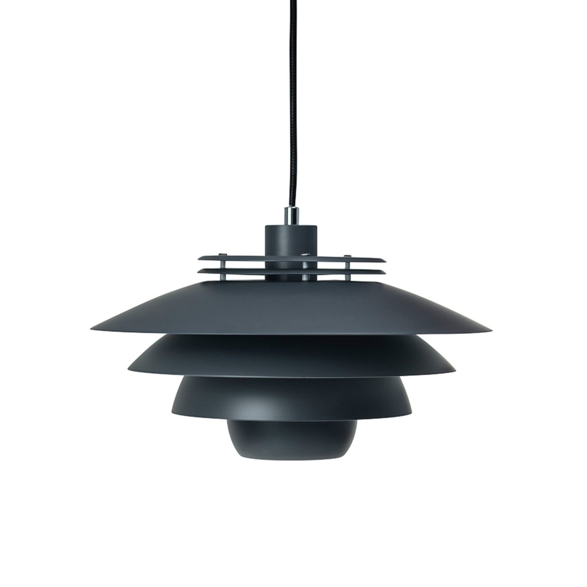 Ejka Ø38 Mørkegrå loftslampe Fra Dyberg Larsen - Ejka er også tilgængelig&aring; i farverne hvid, mørkegrå og mørkegrøn, hvilket gør det nemt at finde en stil, der passer til din indretning.
