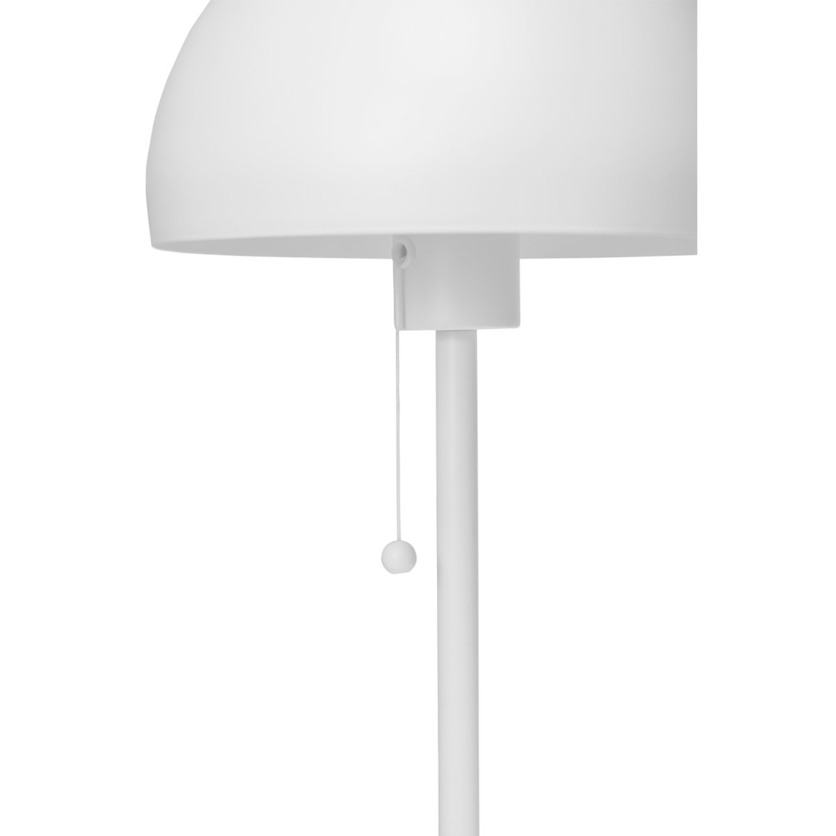 Pyra 60cm Hvid bordlampe Fra Dyberg Larsen - Pyra bordlampe i smuk mat hvid farve har en klassisk, nordisk stil med et stort og elegant design, der spreder et atmosfærisk lys.