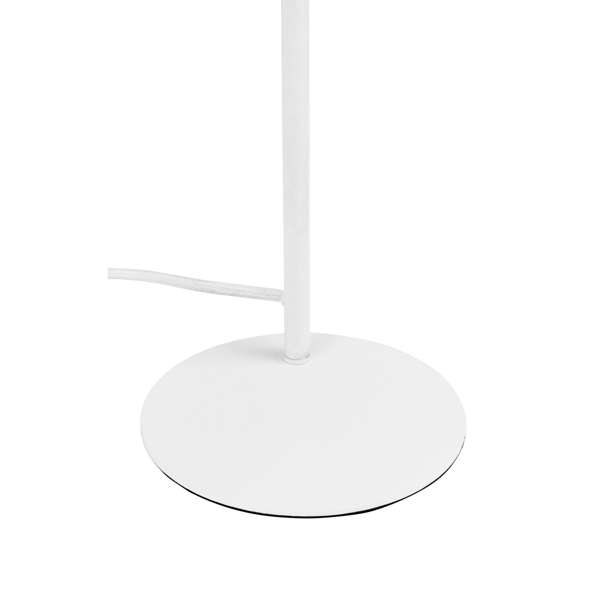 Oslo 37cm Hvid skrivebordslampe Fra Dyberg Larsen - Oslo bordlampe fås i en stilfuld hvid farve med krom detaljer på; lampeskærmen.