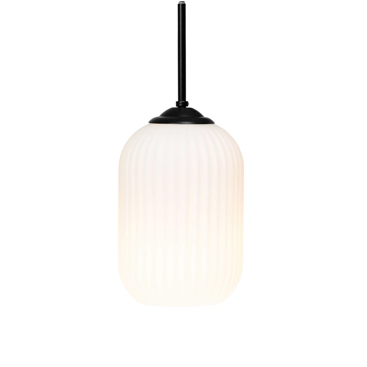 Riflet Ø14 Sort loftslampe Fra Dyberg Larsen - Lampen fås i tv&aring; størrelser og passer perfekt over spisebordet, i hallen eller køkkenet.