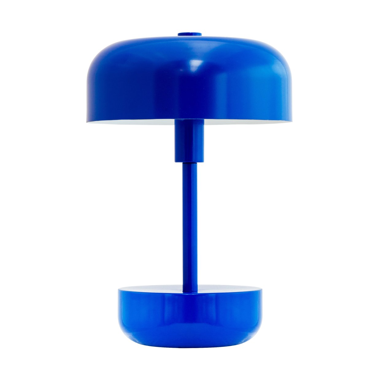 Haipot 25cm Blå bærbar Fra Dyberg Larsen - Haipot LED bordlampen i blå er nem at flytte rundt på og kan bruges både indendørs og udendørs, hvilket gør den perfekt til at skabe en varm atmosfære ved træbordet eller rundt i hjemmet.