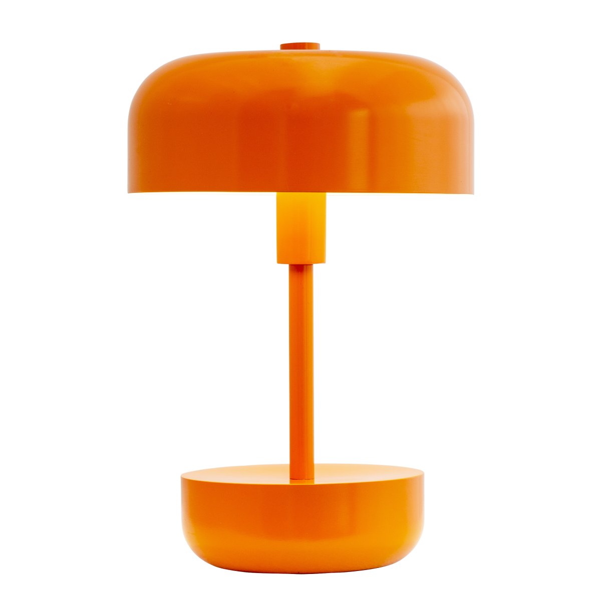 Haipot 25cm Orange bærbar Fra Dyberg Larsen - Lampen er perfekt til både indendørs og udendørs brug og har tre justerbare lysniveauer.