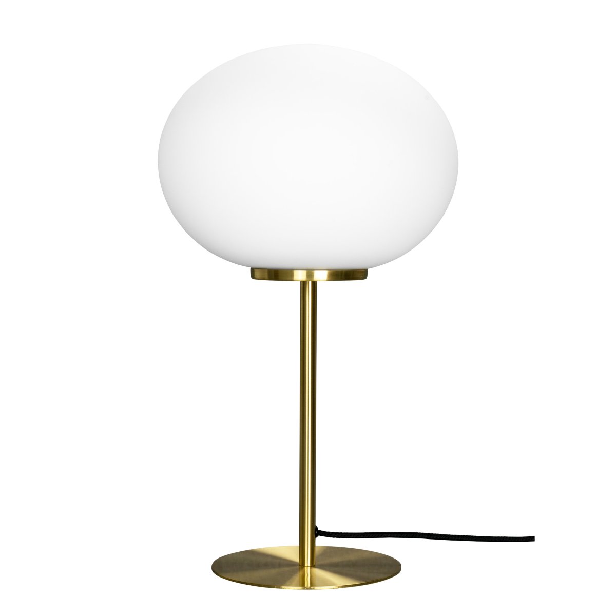 Queen 50cm Messing bordlampe Fra Dyberg Larsen - Queen er en elegant metalbordlampe med en messingfinish.