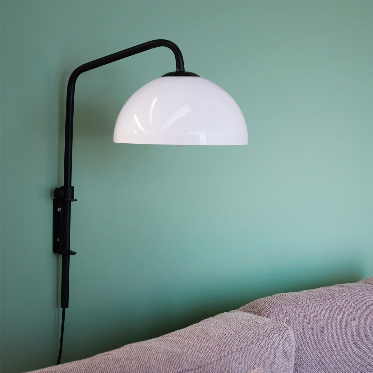 Jazz 43cm Sort væglampe Fra Dyberg Larsen - Leveres med 1,6m sort tekstilledning med strømafbryder.