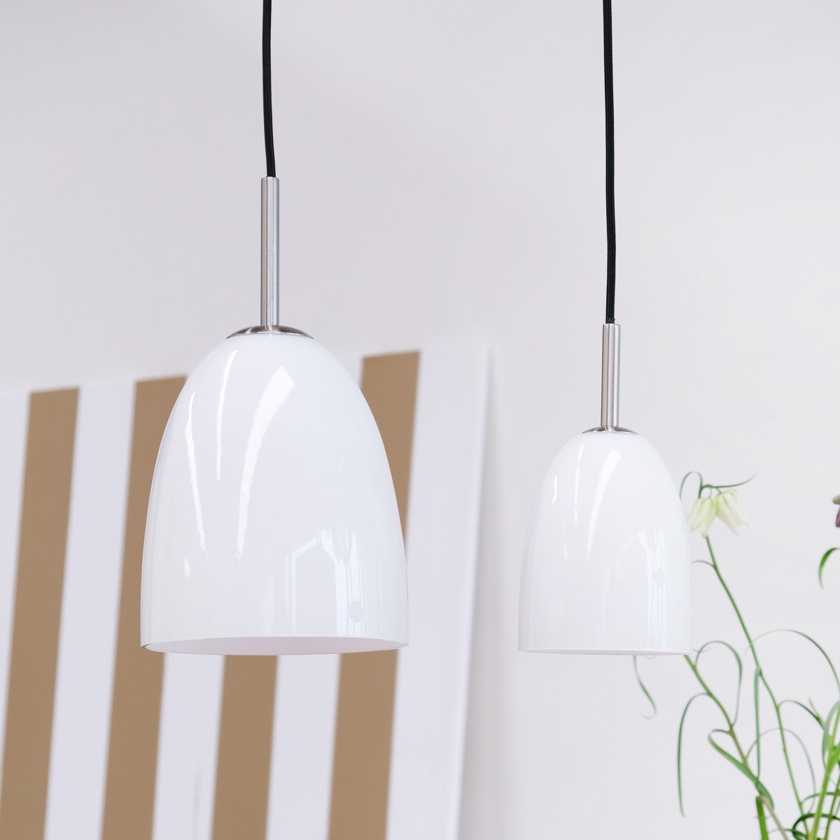 Jazz Ø12 Børstet stål loftslampe Fra Dyberg Larsen - Jazz er et glimrende valg for dig, der ønsker både æstetik og kvalitet i dit hjem.