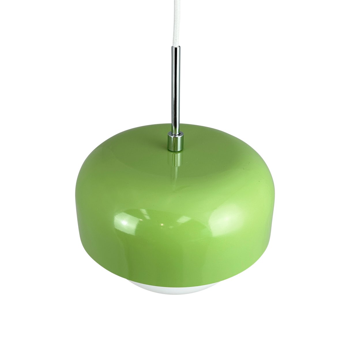 Haipot Ø23 Matcha grøn loftslampe Fra Dyberg Larsen - Ge ditt hem en modern och exklusiv touch med Haipot pendellampa i en matcha-gr&ouml;n f&auml;rg.