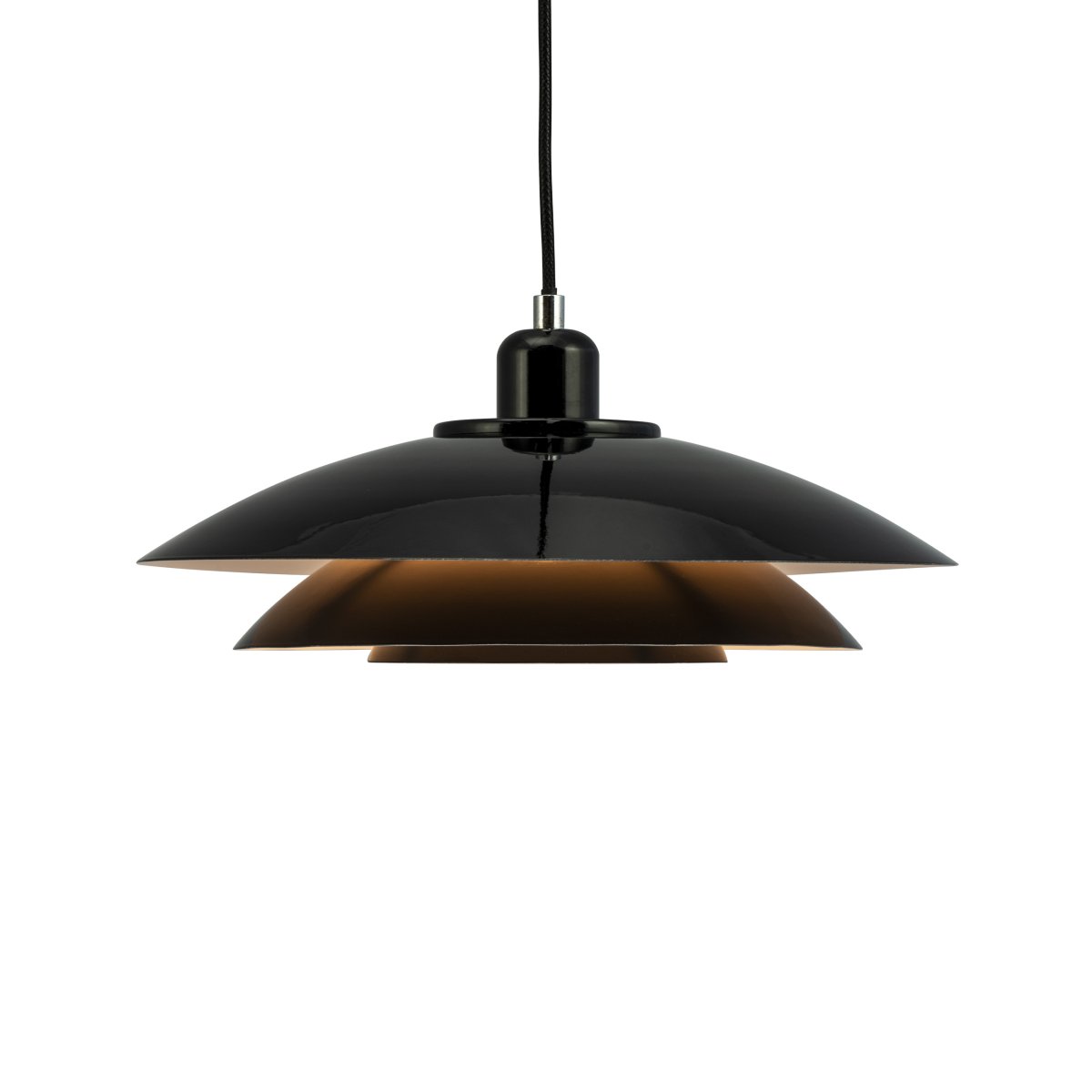 Kaje Ø40 Sort loftslampe Fra Dyberg Larsen - Den passer ind i ethvert hjem og giver et behageligt og funktionelt lys.