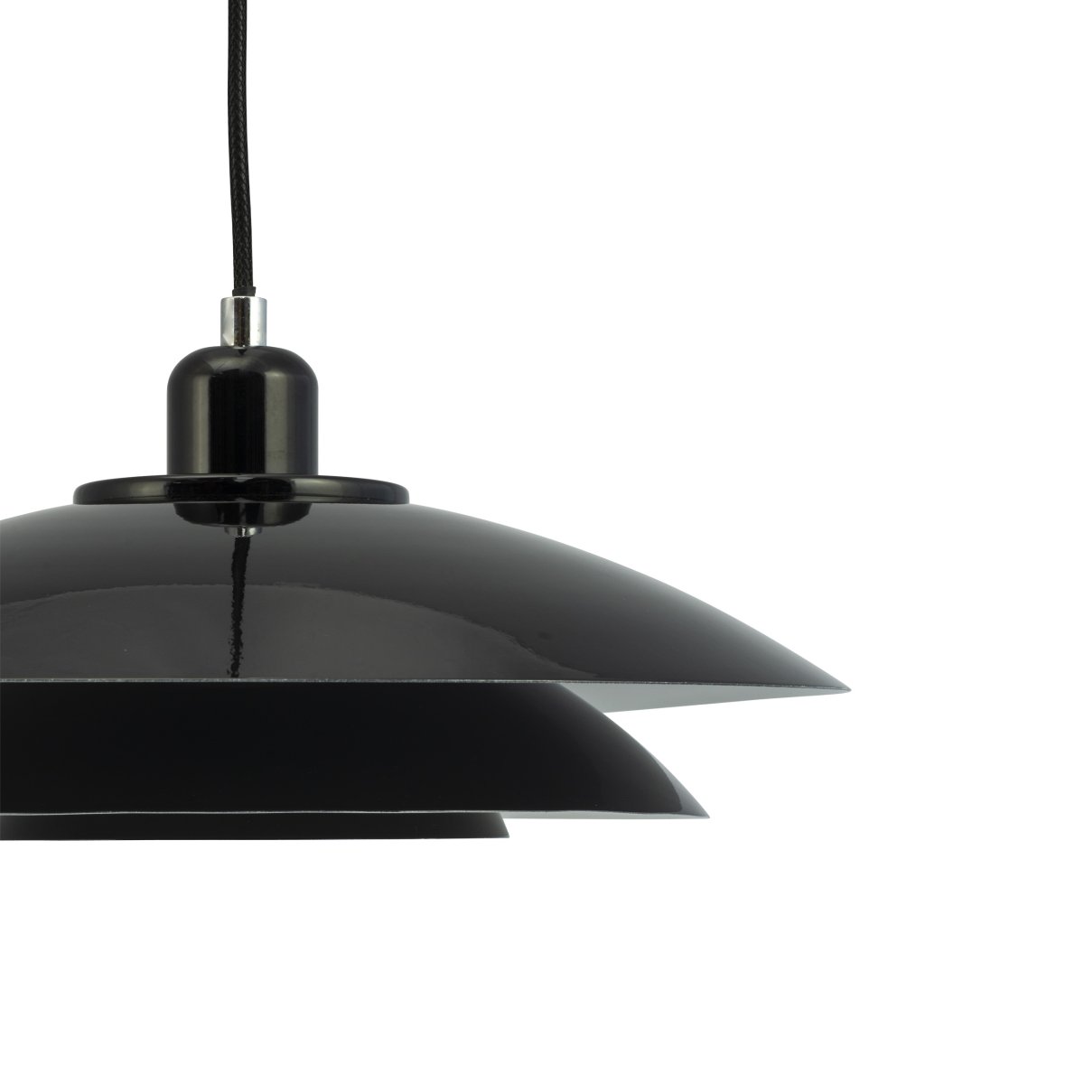 Kaje Ø40 Sort loftslampe Fra Dyberg Larsen - Den passer ind i ethvert hjem og giver et behageligt og funktionelt lys.