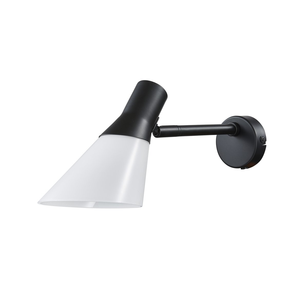 Gent 30cm Sort væglampe Fra Dyberg Larsen - Gent er en moderne og stilfuld væglampe med en lampeskærm af opalglas i kombination med sort metal.