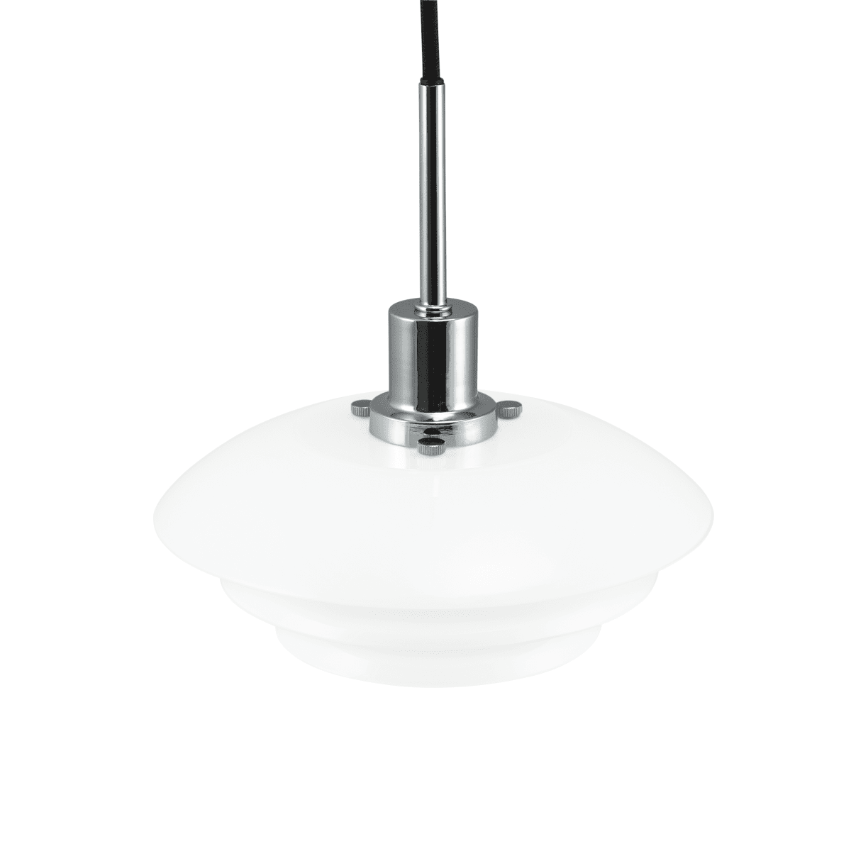DL20 Ø20 Chrom loftslampe Fra Dyberg Larsen - DL20 opal pendel med metalbund i krom er en elegant lampe, der passer perfekt over spise- eller sofabordet.