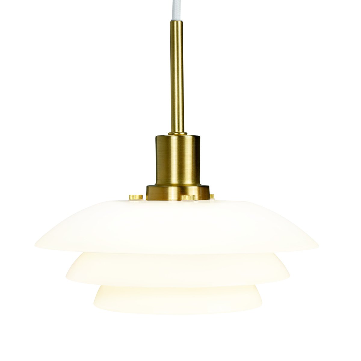 DL20 Ø20 Messing loftslampe Fra Dyberg Larsen - Vedhænget kommer med en 3m hvid tekstilsnor og har et klassisk og moderne design med mundblæst glas.