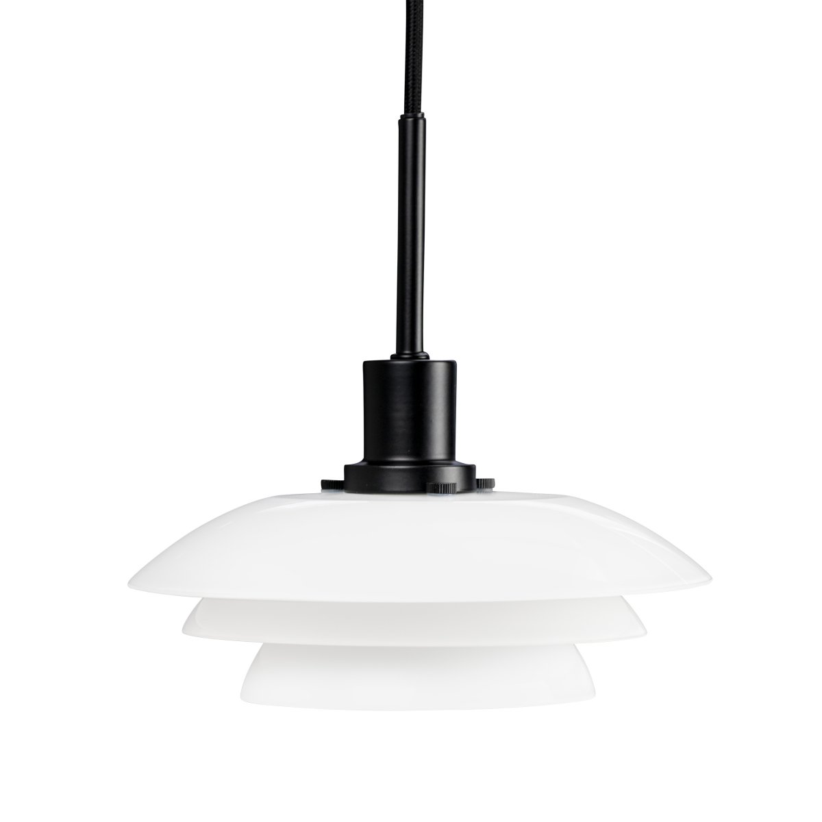 DL20 Ø20 Sort loftslampe Fra Dyberg Larsen - Vedhænget kommer med en 3m sort tekstilsnor og har et klassisk og moderne design med mundblæst glas.
