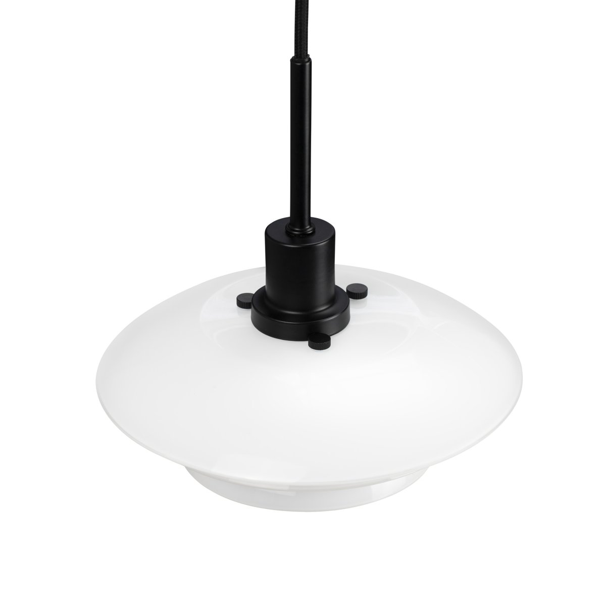DL20 Ø20 Sort loftslampe Fra Dyberg Larsen - Vedhænget kommer med en 3m sort tekstilsnor og har et klassisk og moderne design med mundblæst glas.