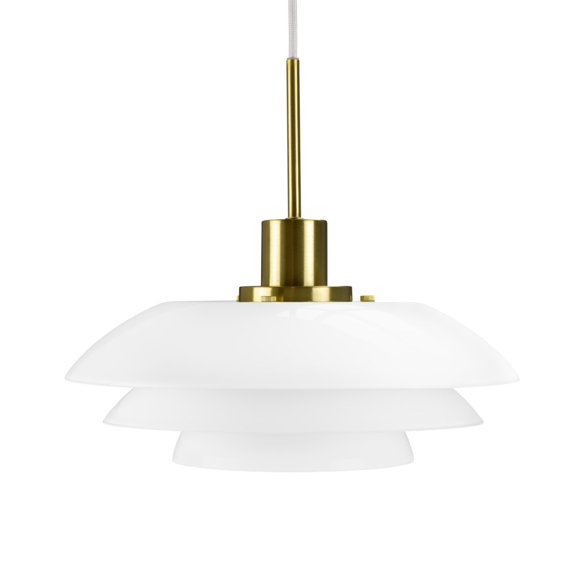 DL31 Ø31 Messing loftslampe Fra Dyberg Larsen - Vedhænget kommer med en 3m hvid tekstilsnor og har et klassisk og moderne design med mundblæst glas.